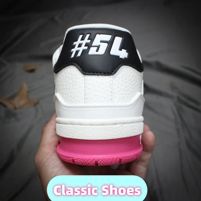 Stylish men's and women's sneakers, classic collaboration models.