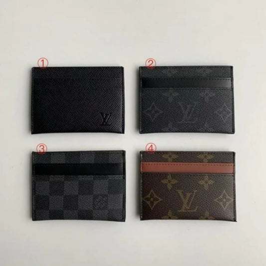 A classic-style card holder—lightweight and convenient to carry.