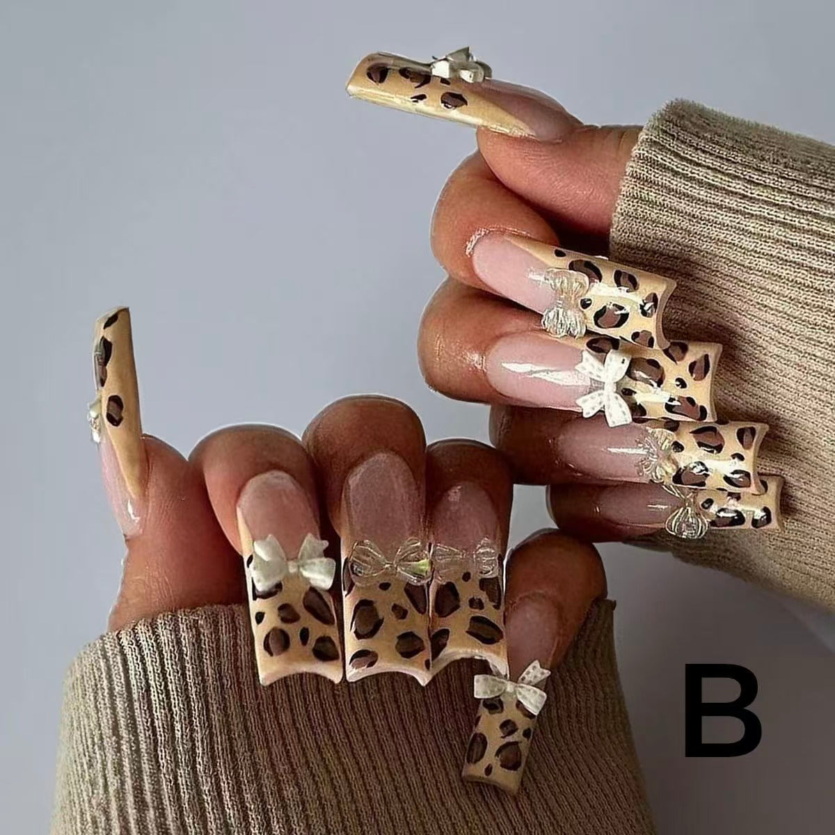 Purely Handcrafted Press-On Nails — Exquisite, Elegant, and Easy to Wear