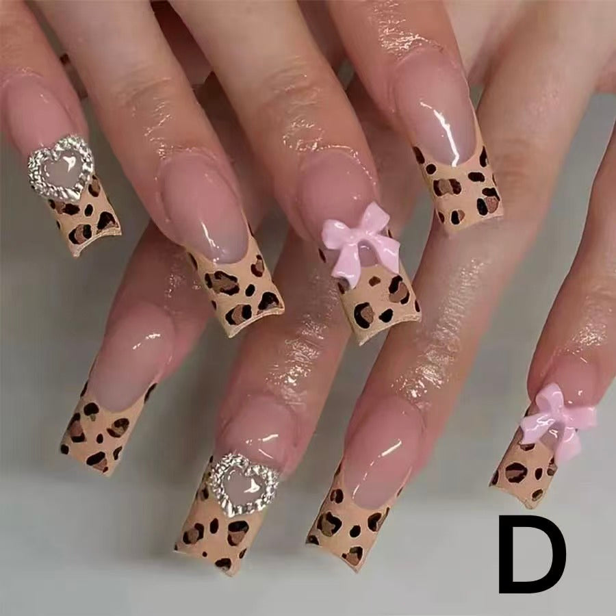Purely Handcrafted Press-On Nails — Exquisite, Elegant, and Easy to Wear