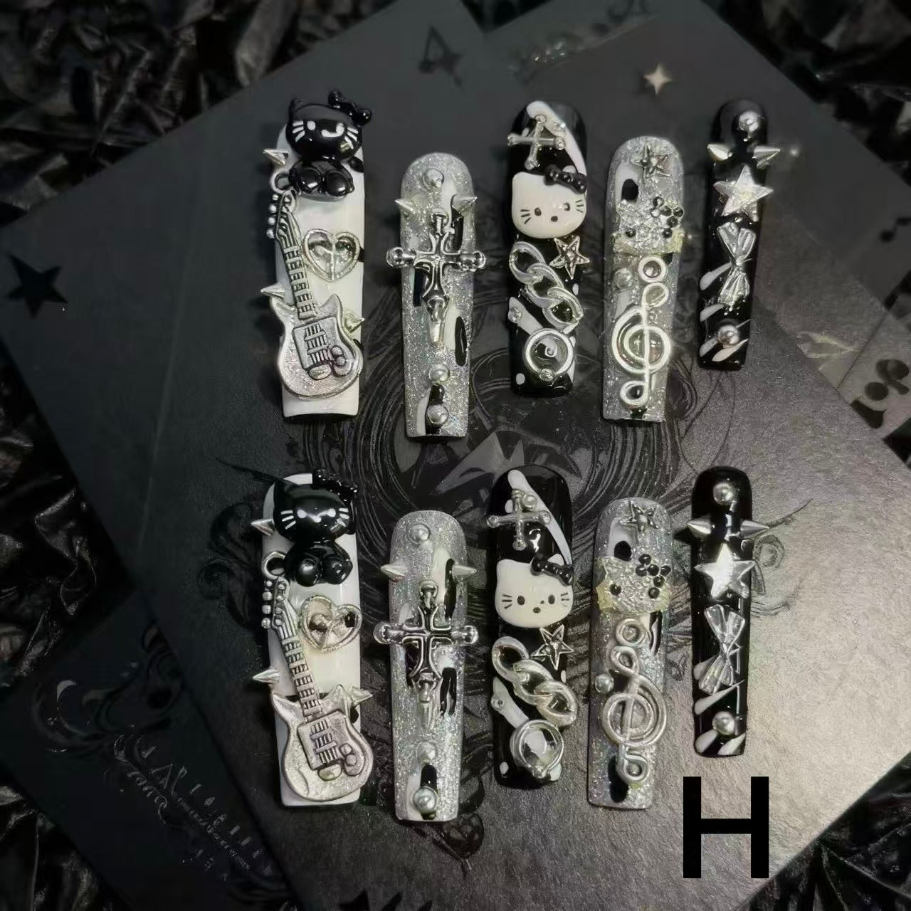 Purely Handcrafted Press-On Nails — Exquisite, Elegant, and Easy to Wear