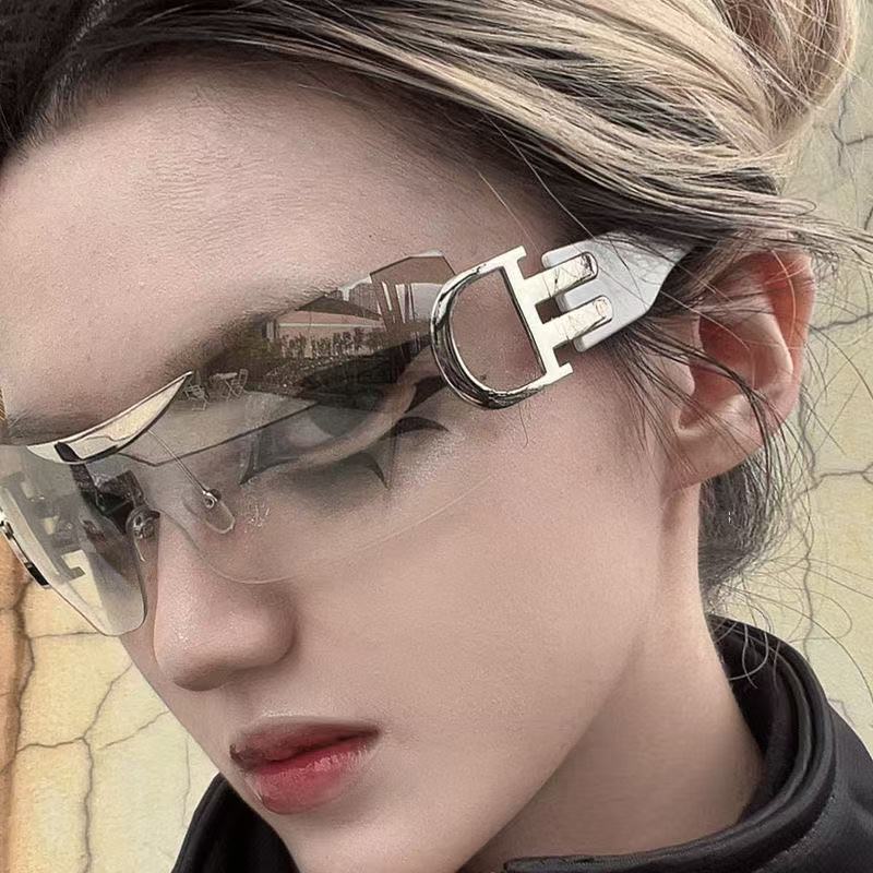 Futuristic Frameless Monoblock Sunglasses