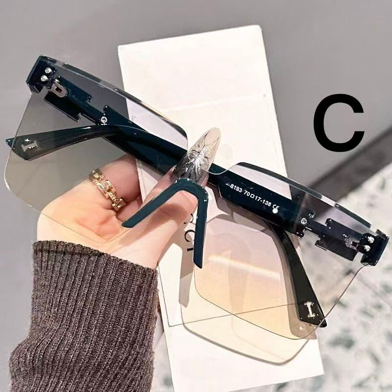 Trendy Sunglasses | UV Protection | Suitable for a variety of occasions, including urban strolls and chic parties.