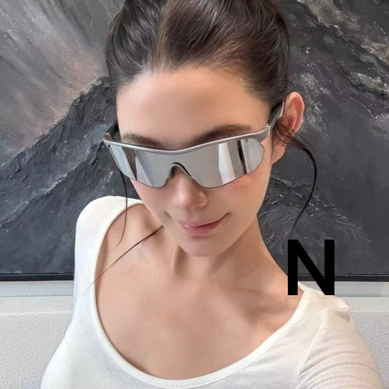 Trendy Sunglasses | UV Protection | Suitable for a variety of occasions, including urban strolls and chic parties.