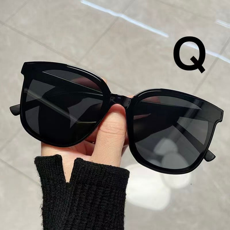 Trendy Sunglasses | UV Protection | Suitable for a variety of occasions, including urban strolls and chic parties.