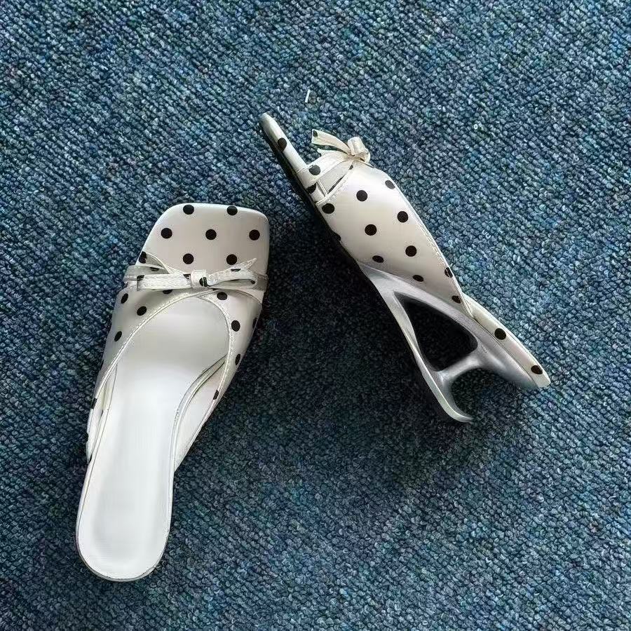 Simple High-Heel Sandals with Bow and Polka-Dot Design