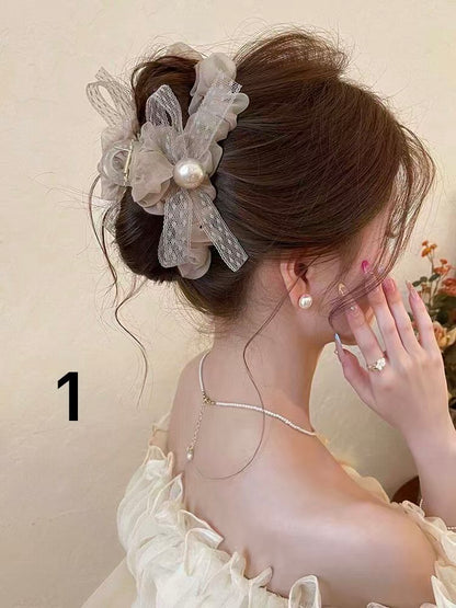Elegant and Stylish Hair Claw Clip
