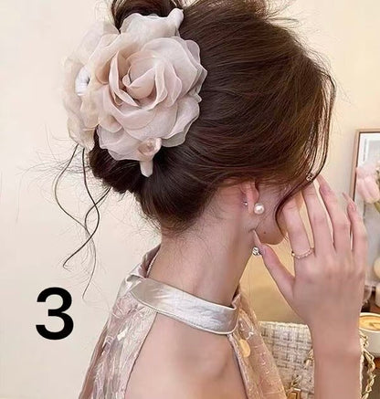 Elegant and Stylish Hair Claw Clip