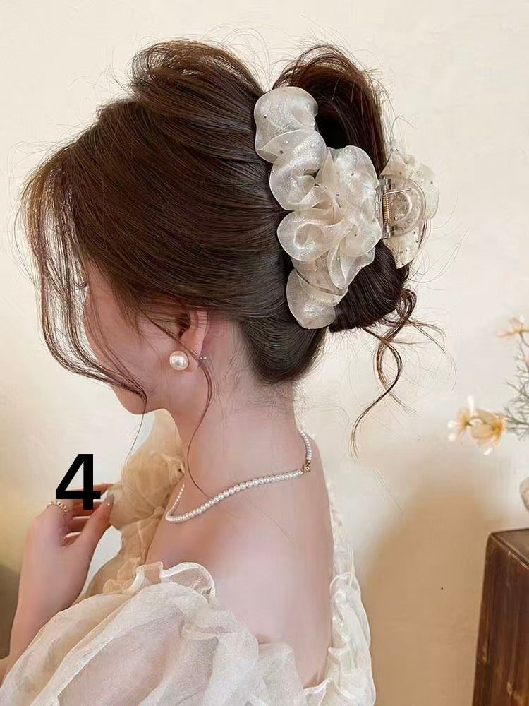 Elegant and Stylish Hair Claw Clip