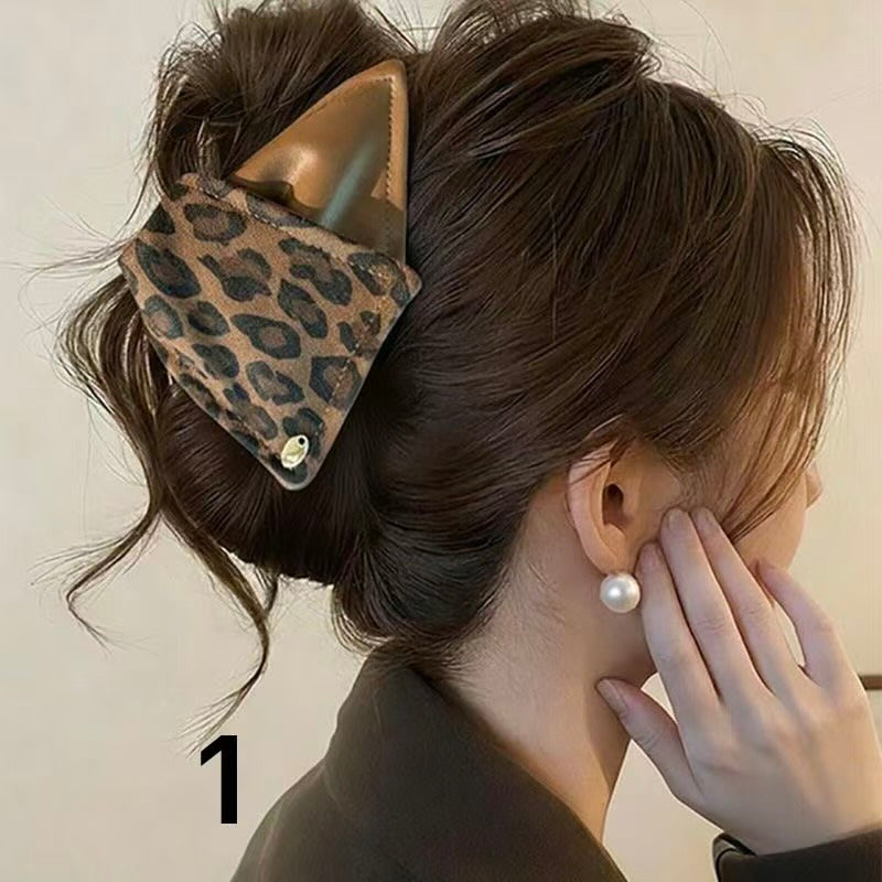 Korean-Style Retro Triangle Hair Claw Clip