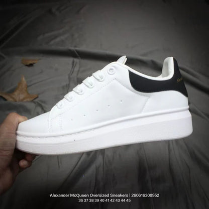 Classic tennis-style, fashionable, casual, non-slip lace-up shoes designed for both walking and running