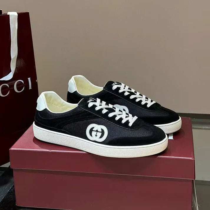 Canvas Sneakers – Stylish Lace-Up Canvas Shoes – Classic Low-Top Casual Shoes