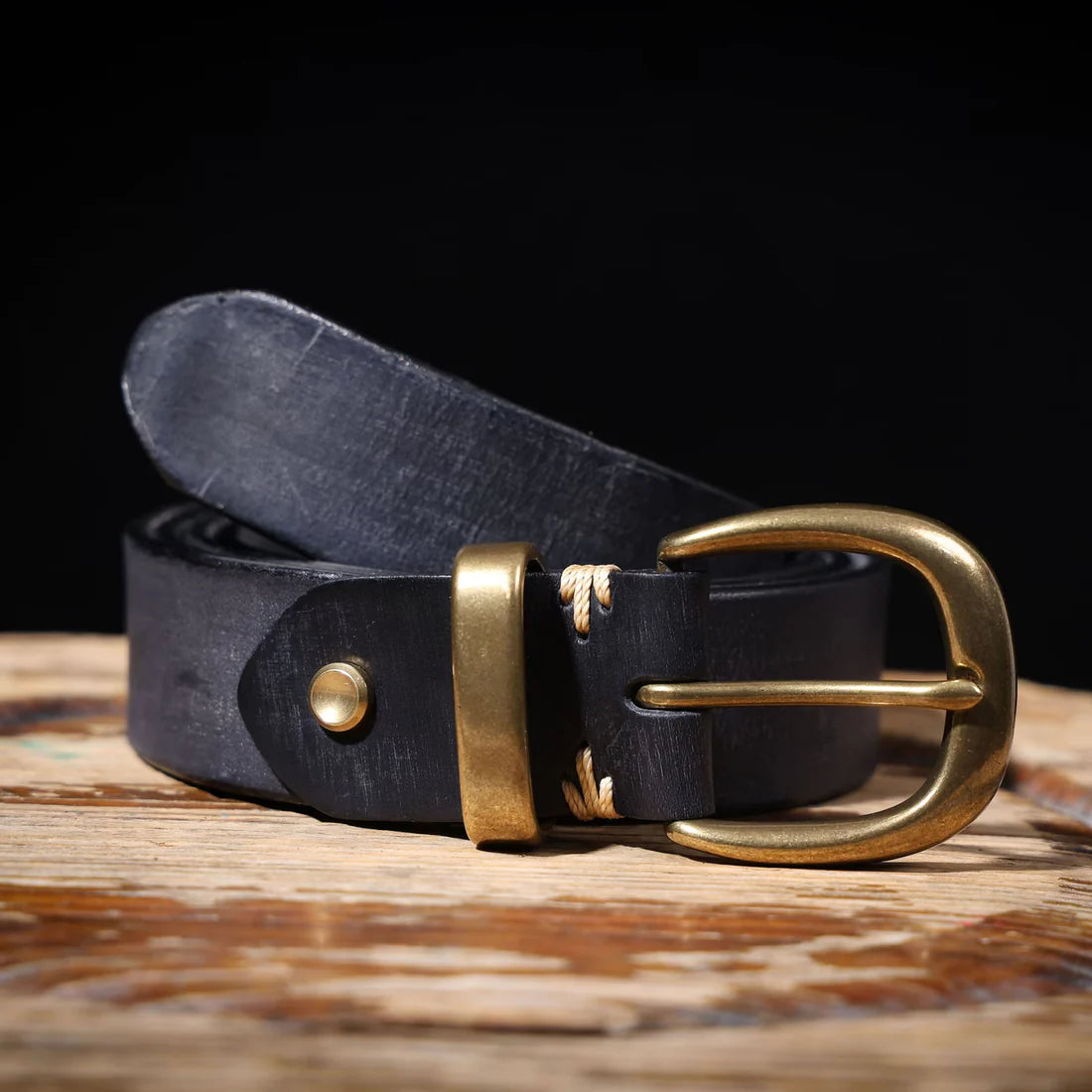 Vintage-style men's wide belt made of top-grain cowhide with a pure brass buckle; handcrafted genuine leather belt.