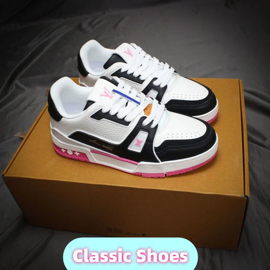 Stylish men's and women's sneakers, classic collaboration models.