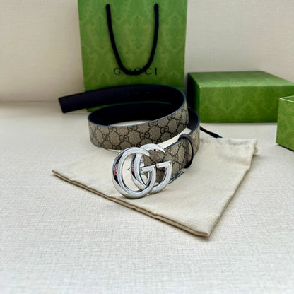 Fashionable genuine leather belt with letter detailing, suitable for pairing with jeans or dress trousers.
