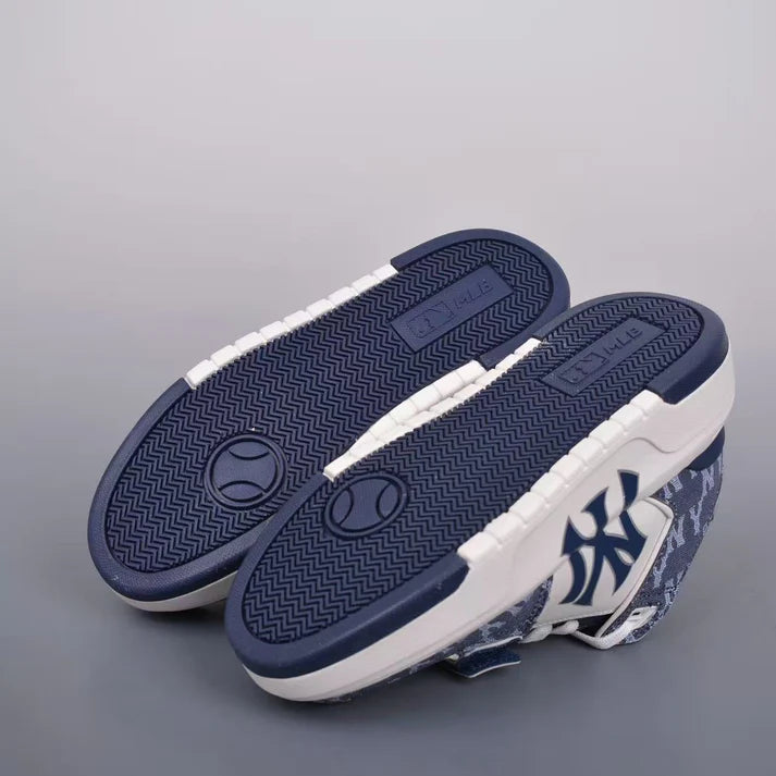 Non-slip Walking Shoes (Tennis/Skateboard Style)