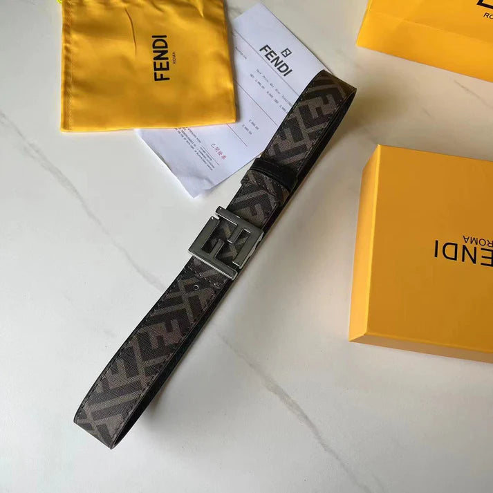 Luxury belt in classic logo style