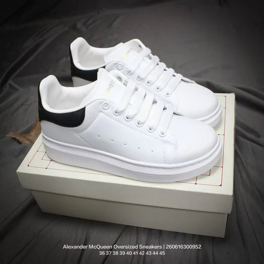 Classic tennis-style, fashionable, casual, non-slip lace-up shoes designed for both walking and running